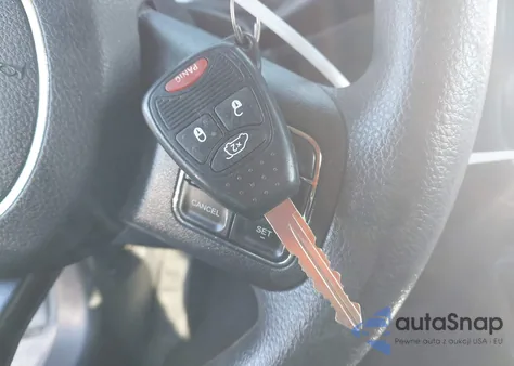 2015 Jeep Compass Sport из США, поврежденный, VIN 1C4NJDBB7FD135390